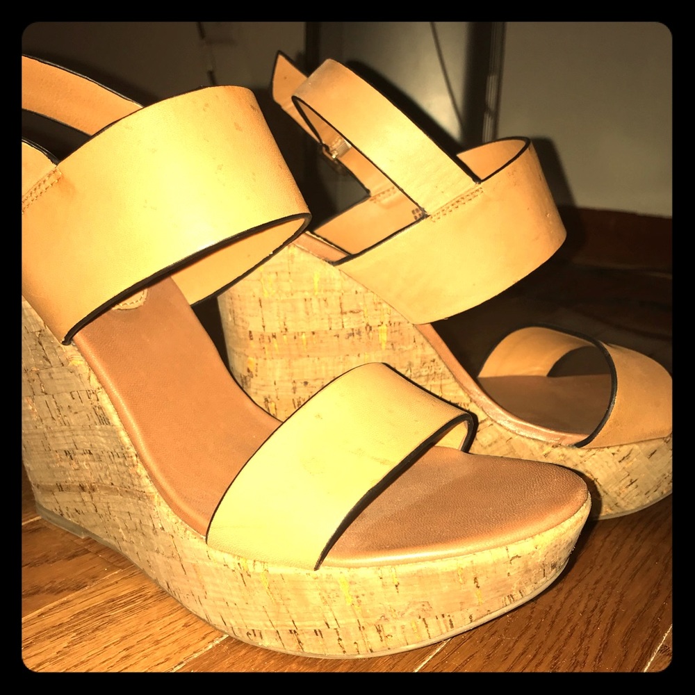 Steve Madden tan wedges